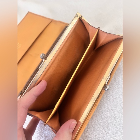 Vintage Celine Triomphe leather wallet w/ Kiss Lock - Picture 9 of 12